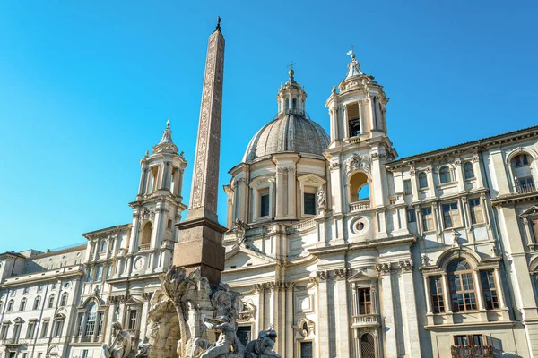 Olaszország Róma Navona Tér Szent Ágnes Templom Folyók Szökőkútjaival Előtérben — Stock Fotó