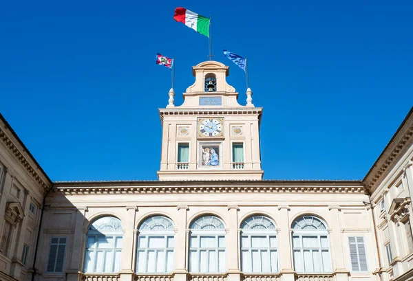 Řím Itálie Ledna 2019 Hodinová Věž Torrino Nad Nádvořím Paláce — Stock fotografie