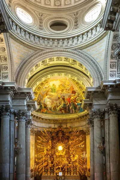 ローマ イタリア 2019年6月19日 ポルティコのサンタ マリア教会の祭壇と塗装の崩壊 — ストック写真