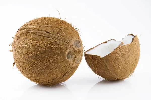成熟，令人垂涎的椰子 — 图库照片