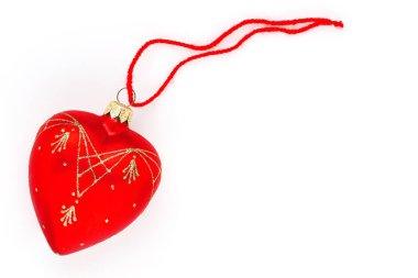 Bir kalp şeklinde kırmızı Noel süsler 