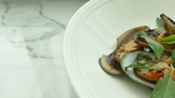 Oysters with herbs and garlic — Stock Video