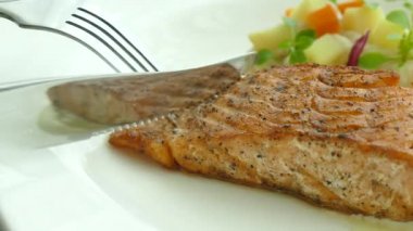 Izgara somon eti biftek 