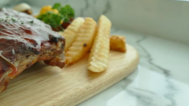 Grillezett sertés borda steak — Stock videók