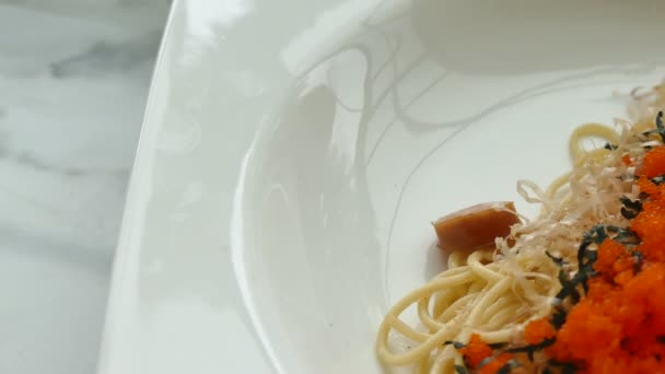 Italian pasta with seafood — Stock Video