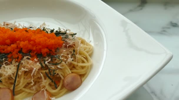 Итальянская паста с морепродуктами — стоковое видео