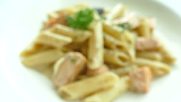 意大利面食配三文鱼 — 图库视频影像