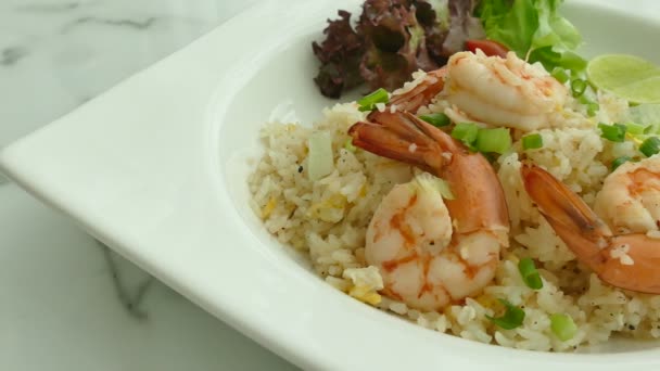 Fried rice with shrimps on top — Stock Video