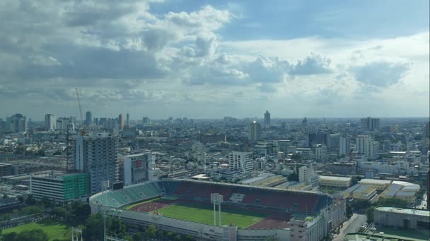 Zamračená obloha na panorama města — Stock video