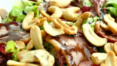 Füme somon salata portre