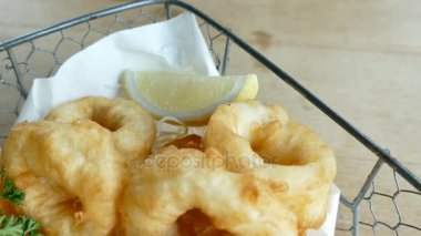 Limon ile kalamar halkaları