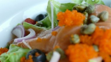 taze sebze ile Somon salata