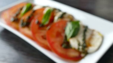 domatesli salata ve mozzarella. 