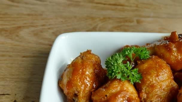 Fried chicken drumsticks closeup — Stock Video