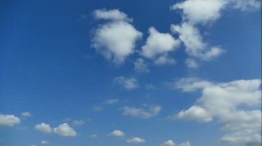 Mavi gökyüzü bulutları