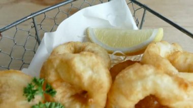 Limon ile kalamar halkaları