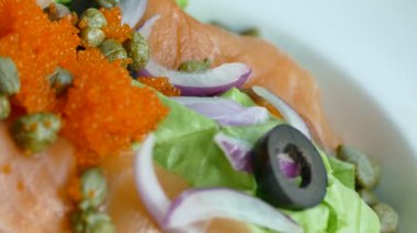 taze sebze ile Somon salata