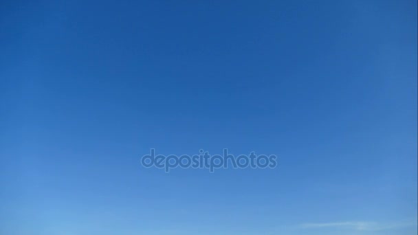 Nubes con cielo azul — Vídeos de Stock