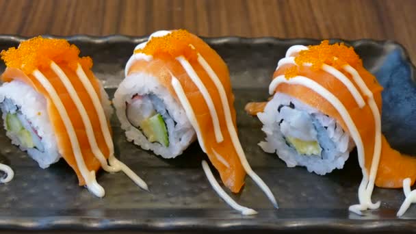 鮭とキャビアの寿司 — ストック動画