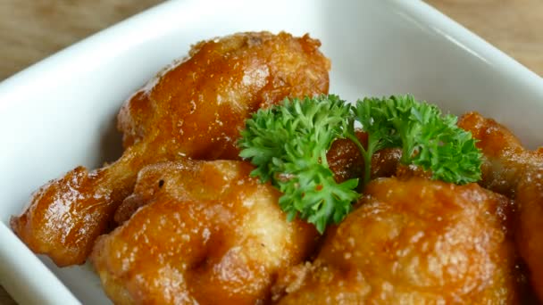 Fried chicken drumsticks closeup — Stock Video