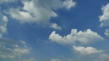 Mavi gökyüzü bulutları