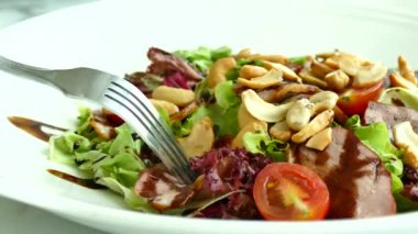 taze sebze ile Somon salata