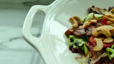 taze sebze ile Somon salata