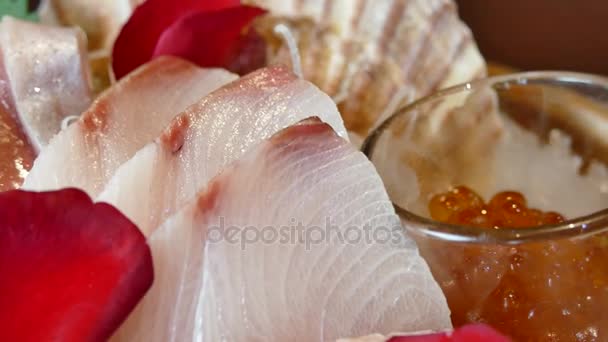 Сырой свежий сашими — стоковое видео