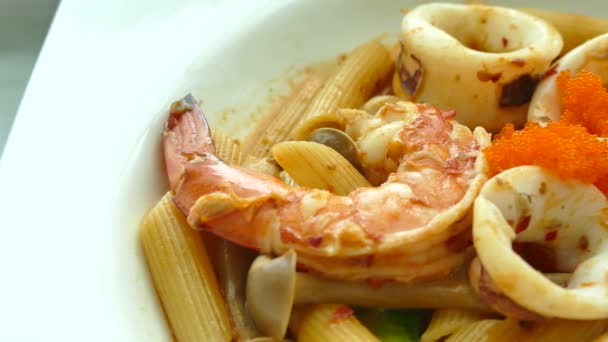 Spaghettis aux fruits de mer — Video