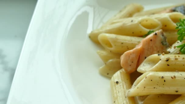 Pasta carbonara with salmon — Stock Video