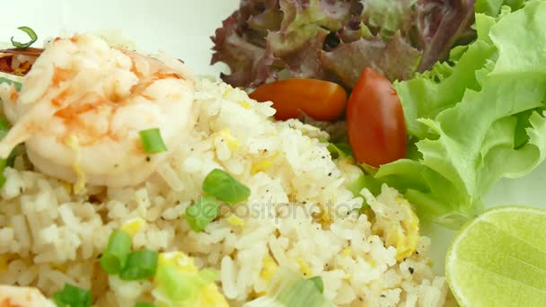 Fried rice with shrimp — Stock Video