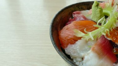 Ham taze Sashimi 