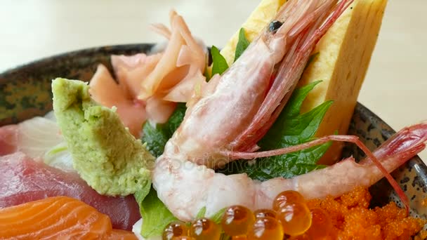 Сырой свежий сашими — стоковое видео
