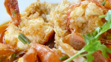 Sarımsak ve biber karides