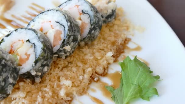 Sushi - estilo de comida japonesa — Vídeo de stock