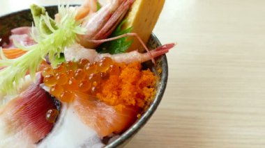 Ham taze Sashimi 