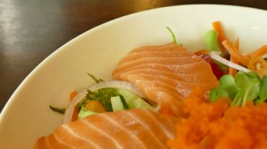 taze sebze ile Somon salata