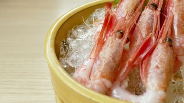 Sabroso sashimi de gambas — Vídeos de Stock