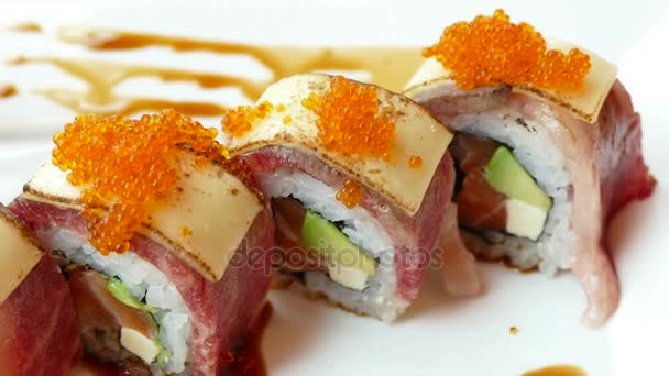 Sushi japonés fresco — Vídeo de stock