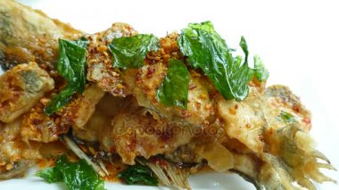 Fırında tavuk salatası