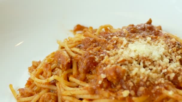 Spaghetti bolognese kyckling — Stockvideo