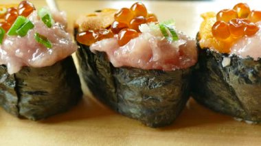 Ton balığı ile taze Sushi