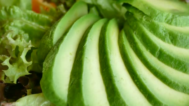 Salada de abacate com legumes — Vídeo de Stock