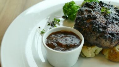 Lezzetli ızgara biftek