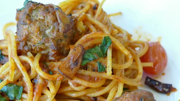 Spaghetti bola de cerdo picante — Vídeos de Stock