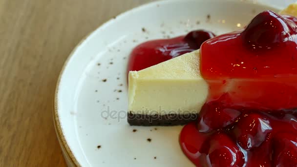 Tasty cherry heesecake — Stock Video