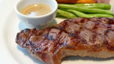 Mangalda biftek sosu ve fasulye