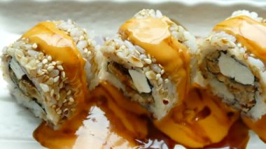 balık sosu ile rulo