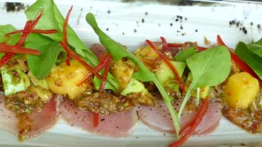 Carpaccio taze sebze ile