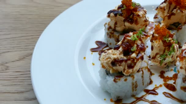 Japanisches frisches Sushi — Stockvideo